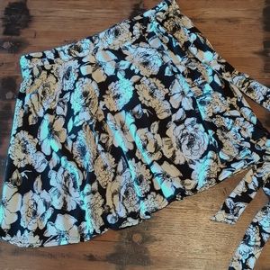 Abercrombie & Fitch Wrap Mini Skirt. Sz M.